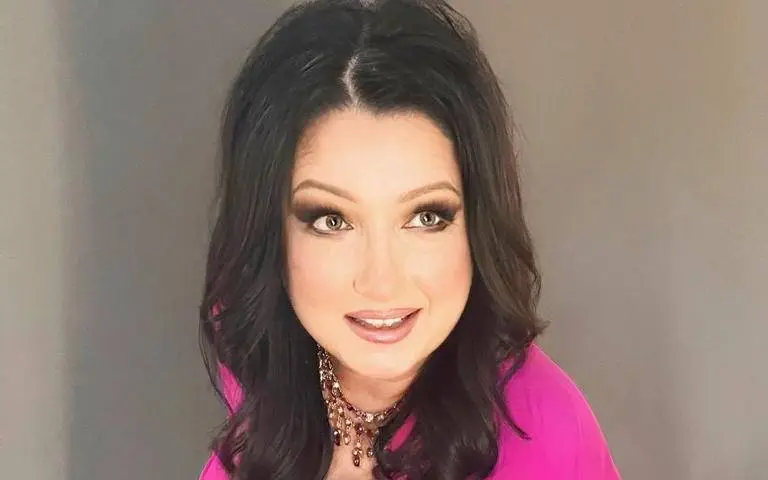 
                                                                Laura del Conte. 